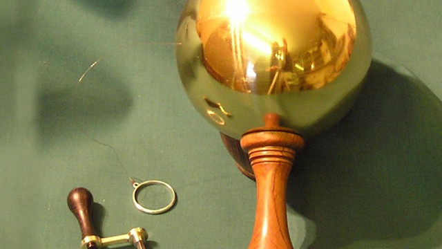 Sun - Earth scale model (Model 115)